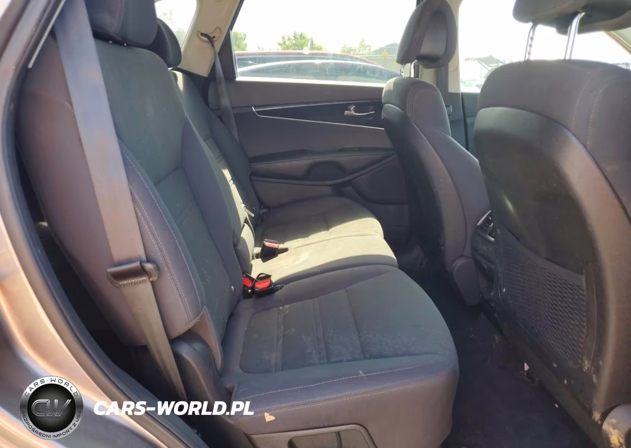 2016 Kia Sorento L VIN:5XYPG4A33GG002758 - 11