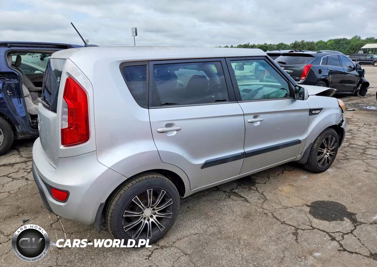 2013 Kia Soul Base VIN:KNDJT2A5XD7526764 - 3