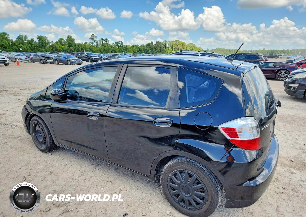 2010 Honda Fit VIN:JHMGE8H28AS000546 - 2