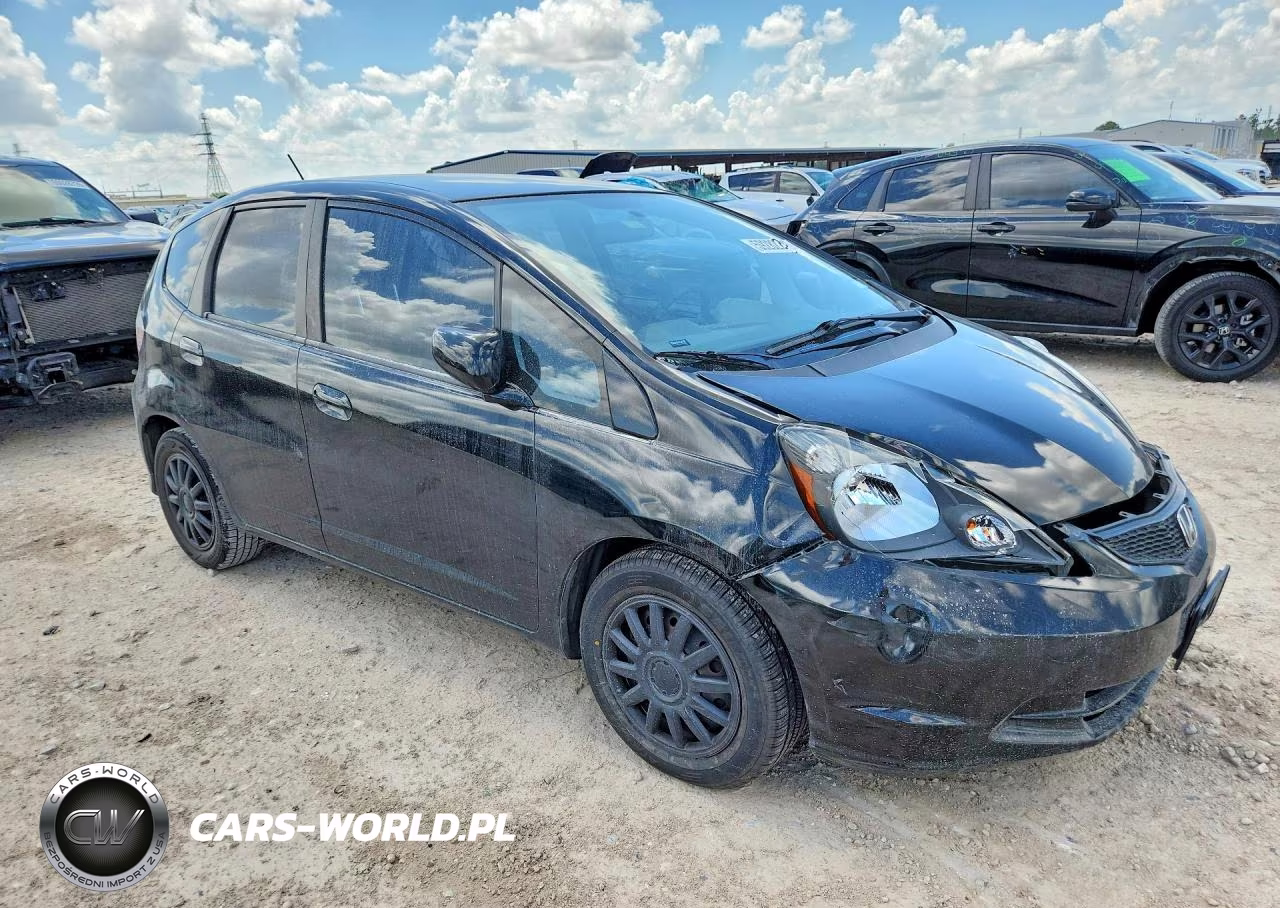 2010 Honda Fit VIN:JHMGE8H28AS000546 - 4