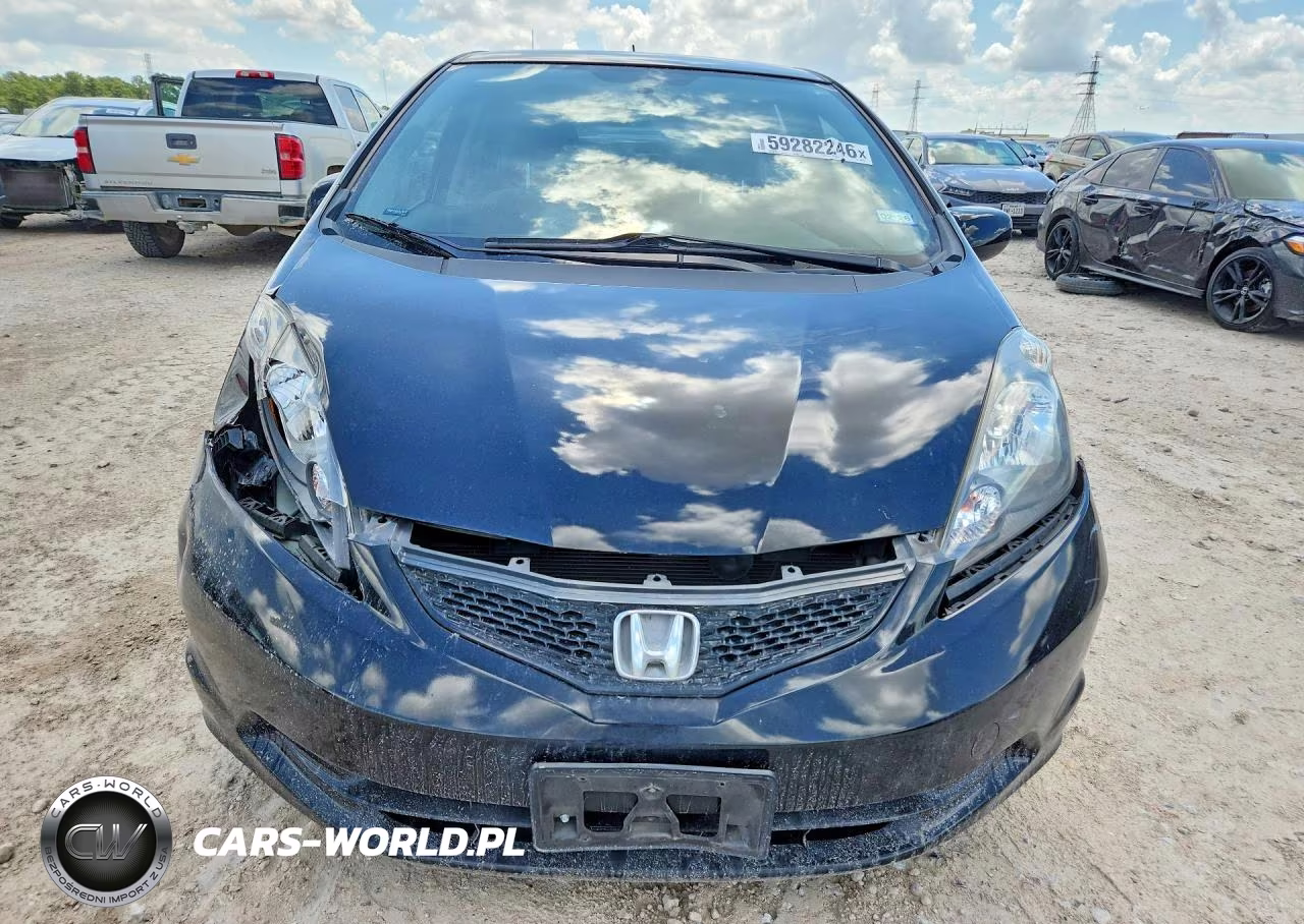 2010 Honda Fit VIN:JHMGE8H28AS000546 - 5