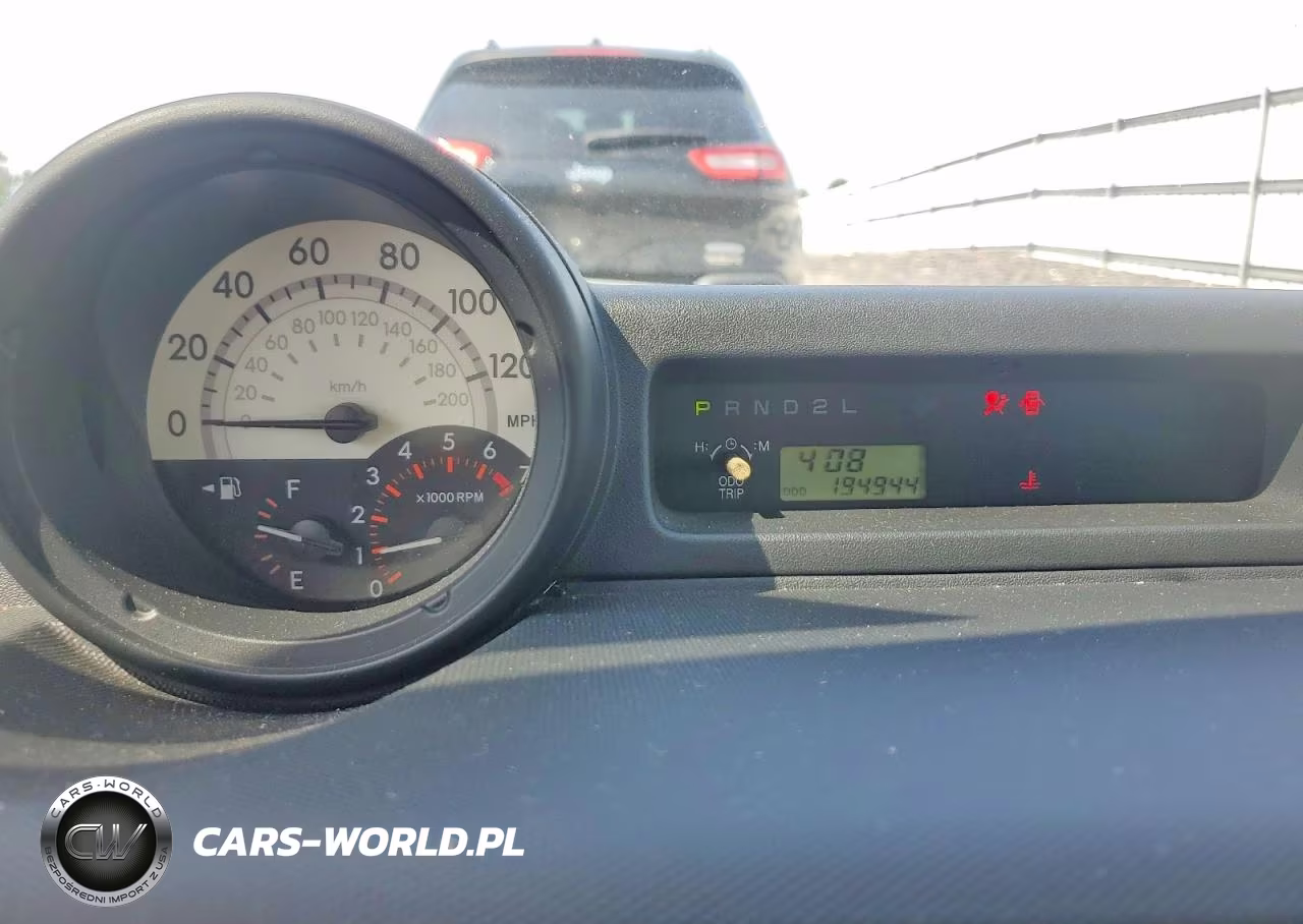 2005 Toyota Scion Xb VIN:JTLKT324X50173750 - 9