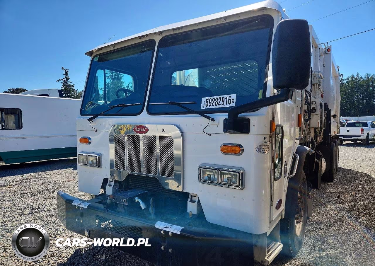 2013 Peterbilt 320 Refuse Truck VIN:3BPZL70X2DF192856 - 2