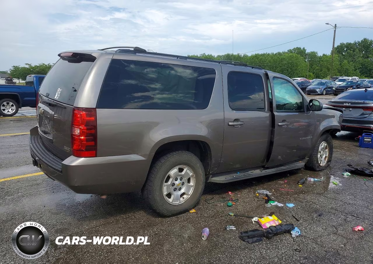 2011 Chevrolet Suburban K1500 Ls VIN:1GNSKHE34BR156407 - 3