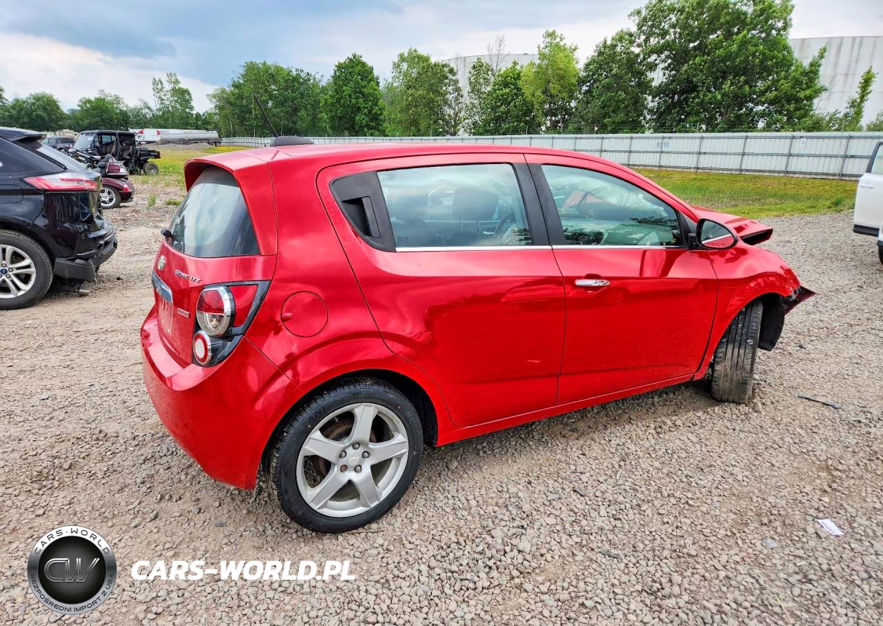 2015 Chevrolet Sonic Ltz VIN:1G1JE6SB2F4211282 - 3