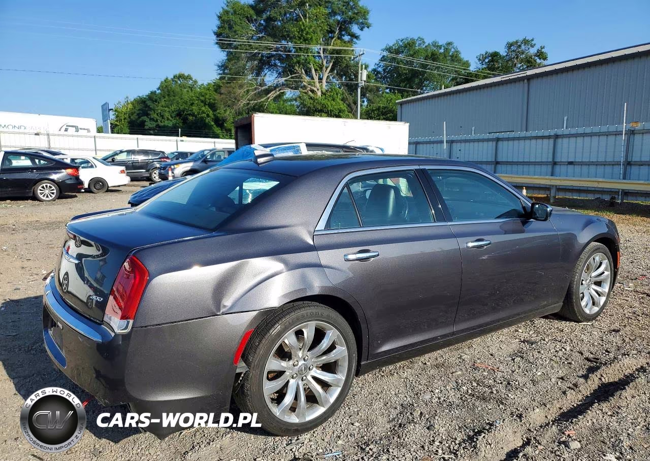 2019 Chrysler 300 Limited VIN:2C3CCAEGXKH689645 - 3