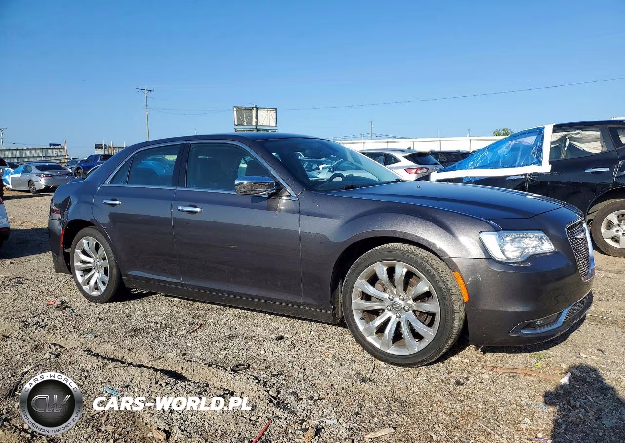 2019 Chrysler 300 Limited VIN:2C3CCAEGXKH689645 - 4