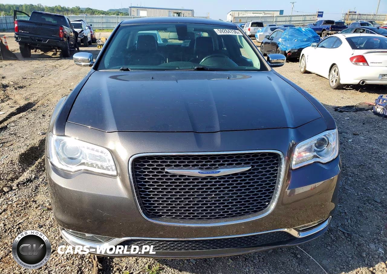 2019 Chrysler 300 Limited VIN:2C3CCAEGXKH689645 - 5