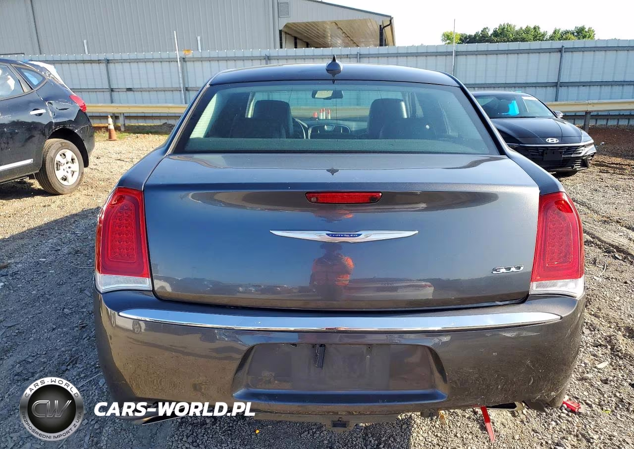 2019 Chrysler 300 Limited VIN:2C3CCAEGXKH689645 - 6