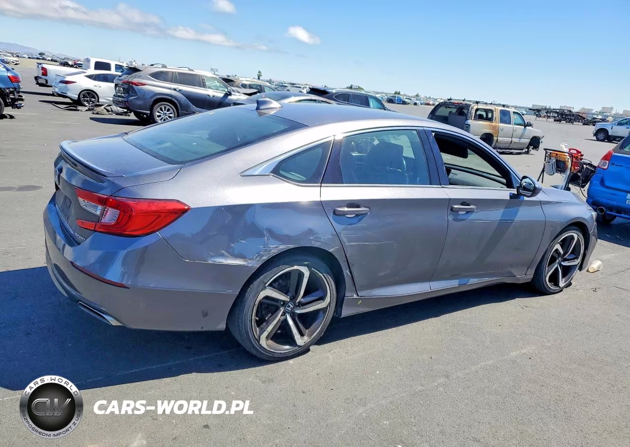 2018 Honda Accord Sport VIN:1HGCV1F30JA076675 - 3