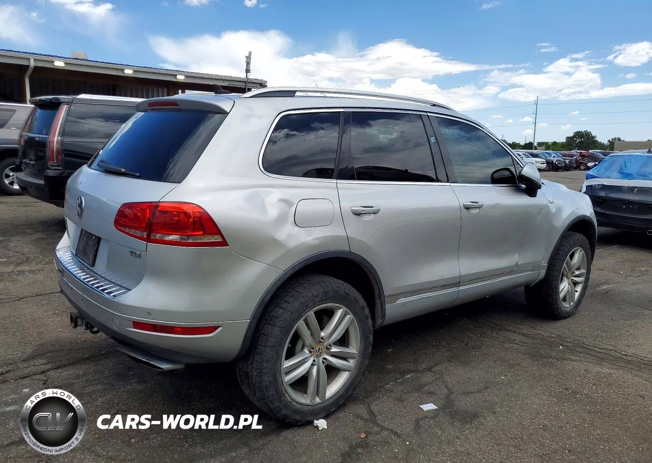 2012 Volkswagen Touareg V6 Tdi VIN:WVGFK9BP7CD001805 - 3