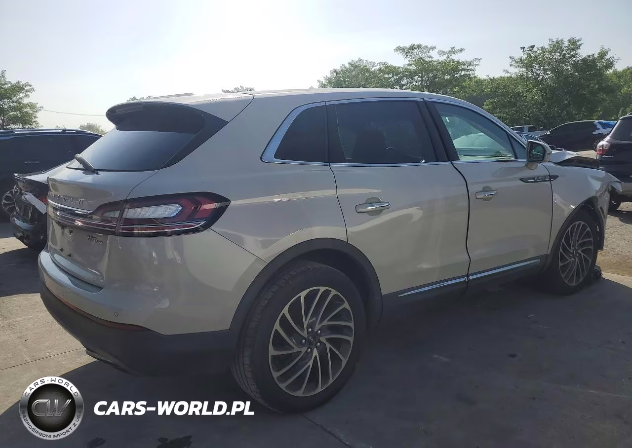 2020 Lincoln Nautilus Reserve VIN:2LMPJ8K92LBL27900 - 3