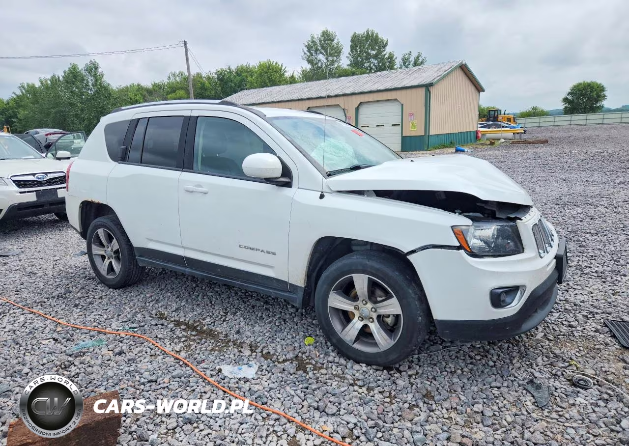 2016 Jeep Compass Latitude VIN:1C4NJCEA8GD752022 - 4