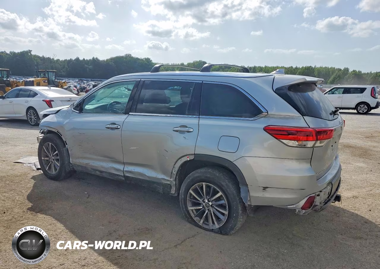 2019 Toyota Highlander Xle VIN:5TDJZRFH3KS613788 - 2