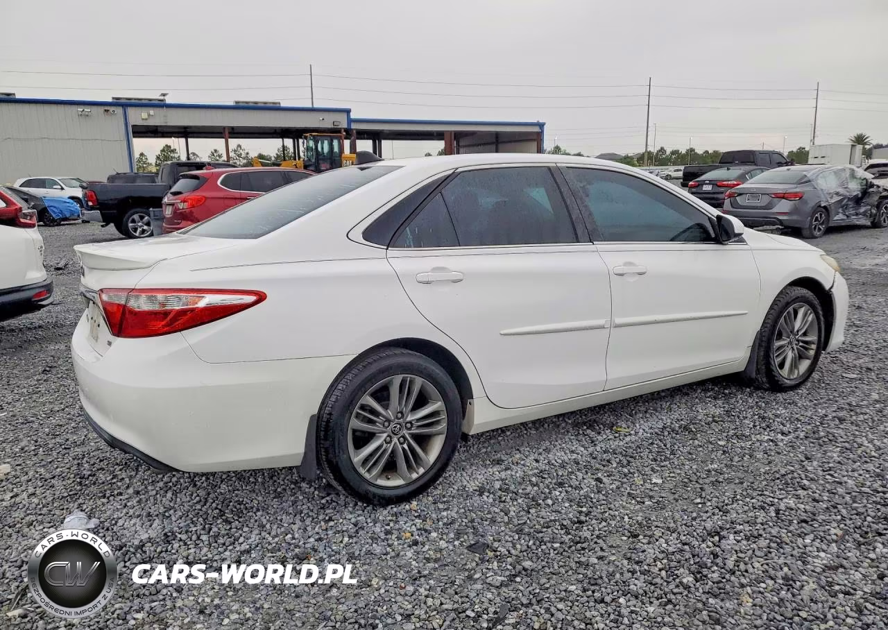 2015 Toyota Camry Se VIN:4T1BF1FK0FU074568 - 3