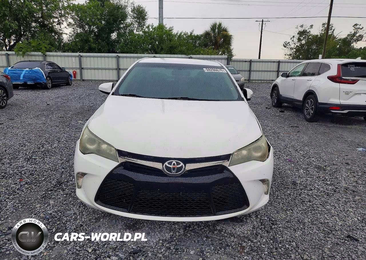 2015 Toyota Camry Se VIN:4T1BF1FK0FU074568 - 5