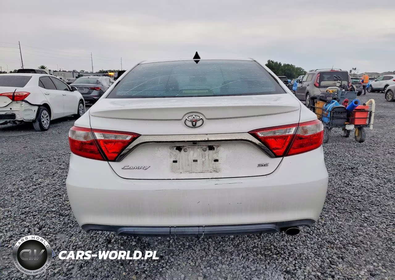 2015 Toyota Camry Se VIN:4T1BF1FK0FU074568 - 6