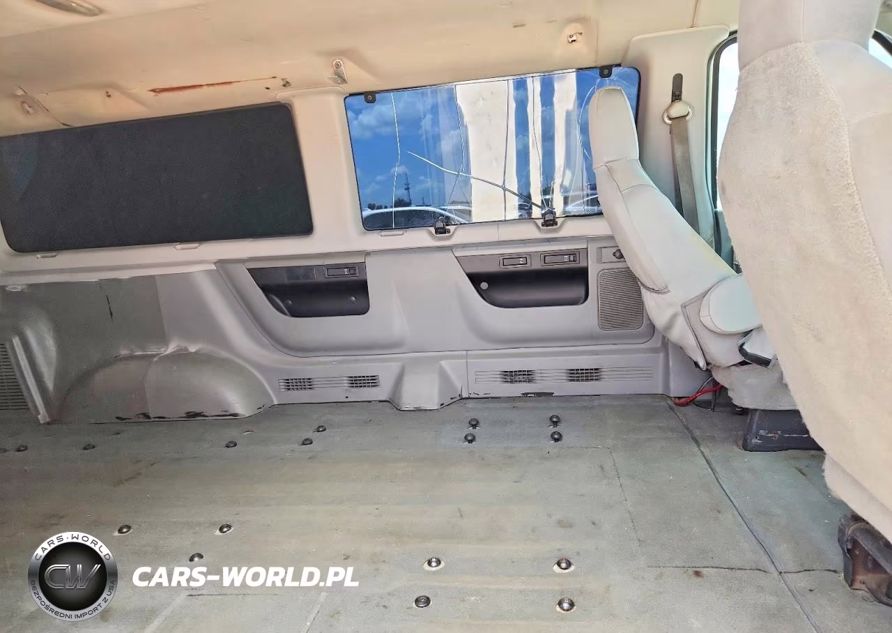 2009 Ford Econoline E350 Super Duty Wagon VIN:1FBNE31LX9DA56443 - 10