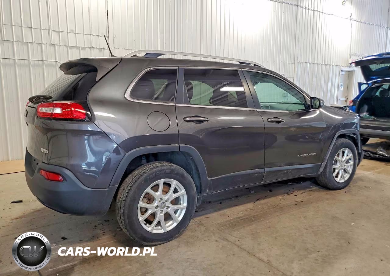 2016 Jeep Cherokee Latitude VIN:1C4PJMCB5GW175058 - 3