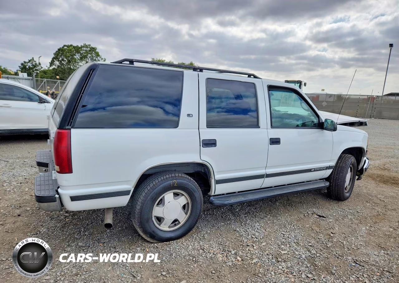 1999 Chevrolet Tahoe K1500 VIN:1GNEK13R8XJ536612 - 3