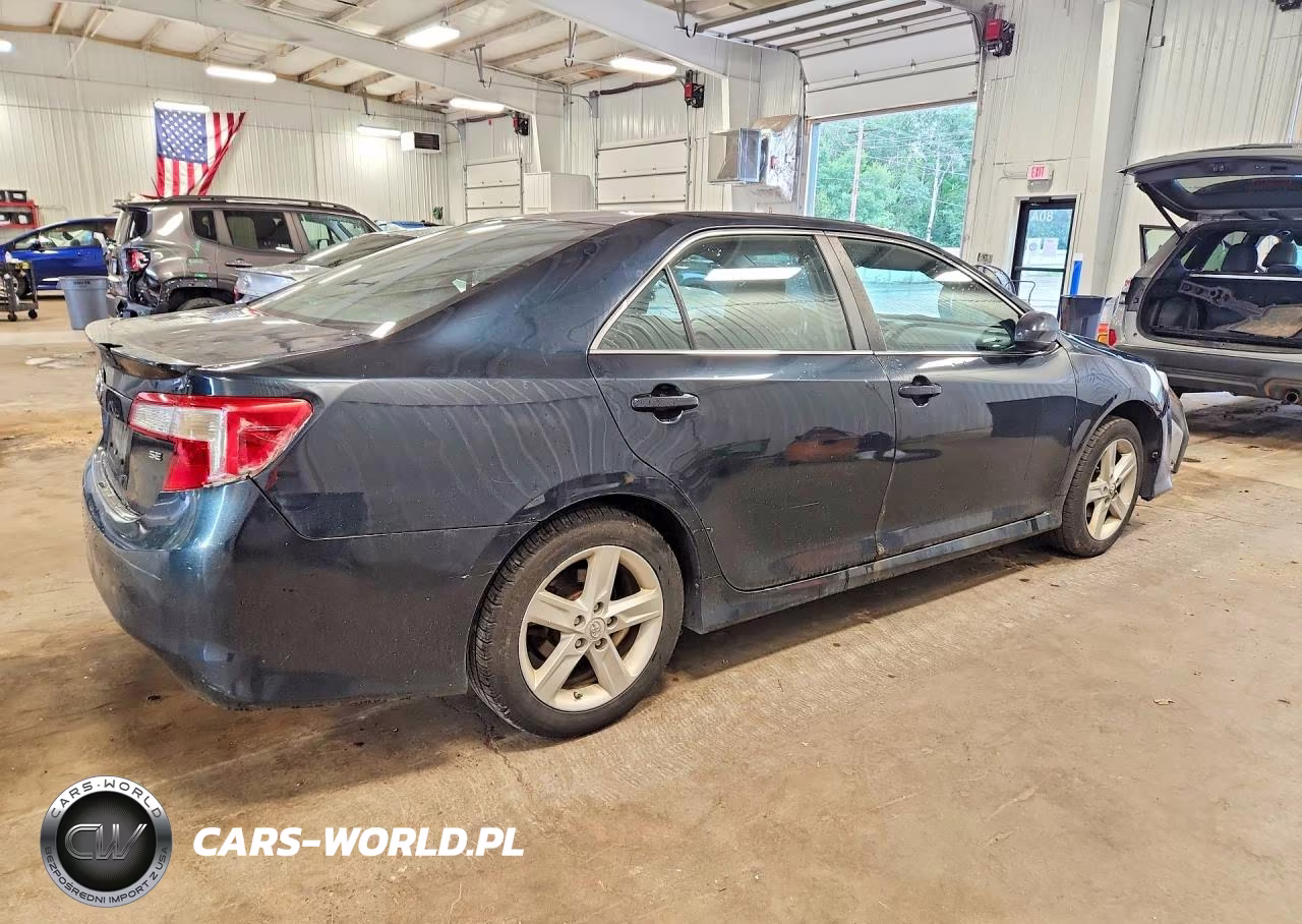 2014 Toyota Camry Se VIN:4T1BF1FK7EU364675 - 3