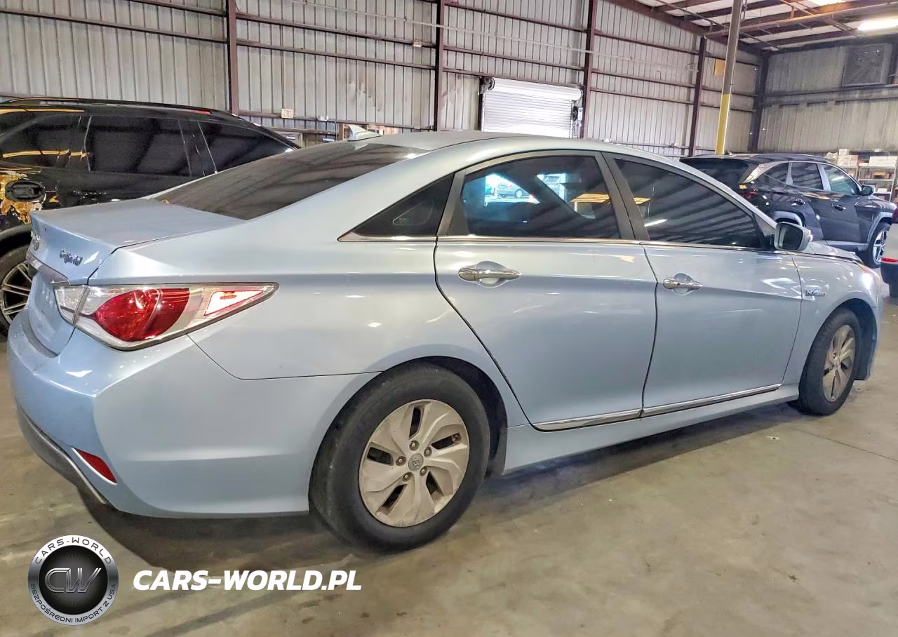 2014 Hyundai Sonata Hybrid VIN:KMHEC4A42EA110213 - 3