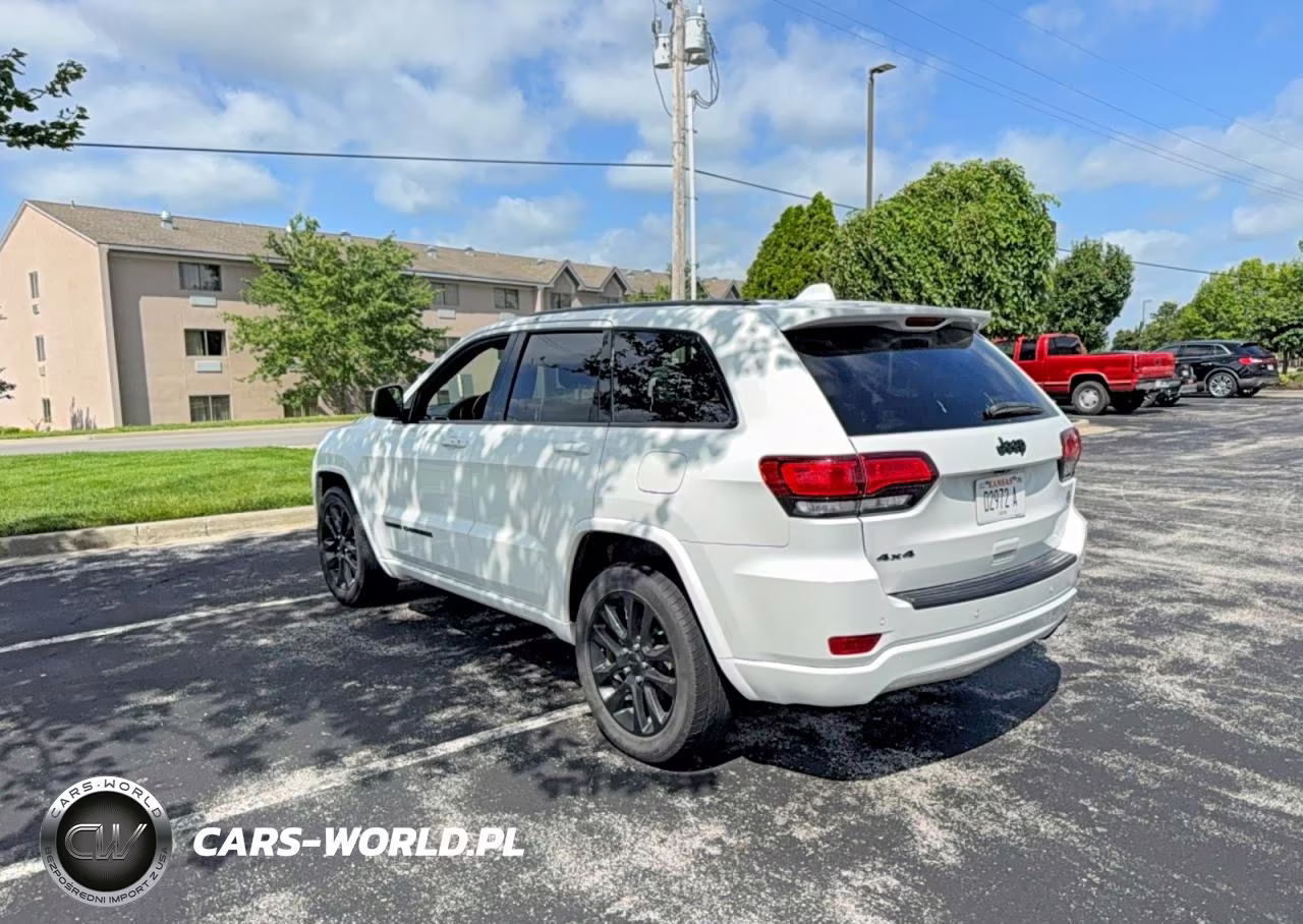 2020 Jeep Grand Cherokee Laredo VIN:1C4RJFAGXLC396671 - 3