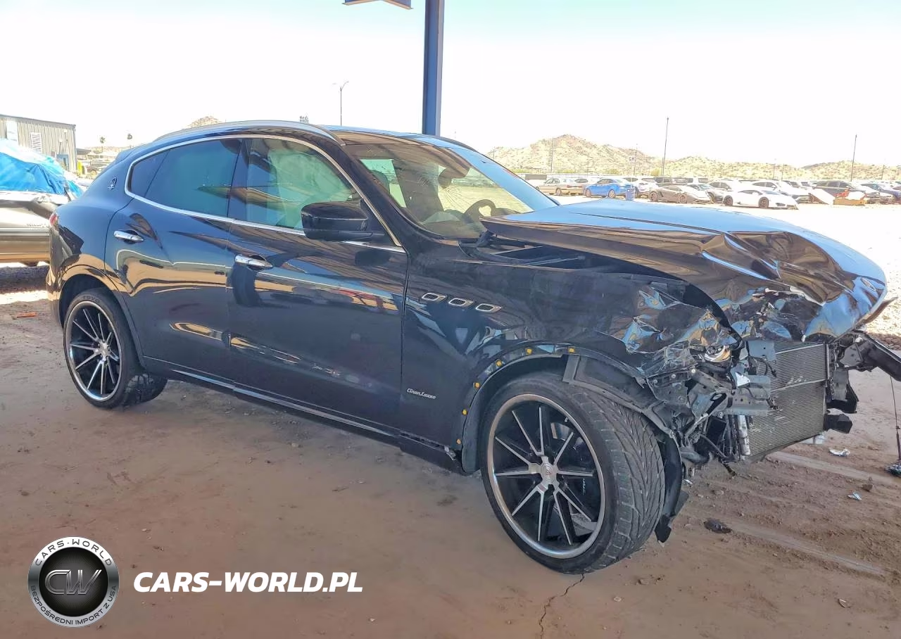 2018 Maserati Levante Luxury VIN:ZN661XUL1JX294360 - 4