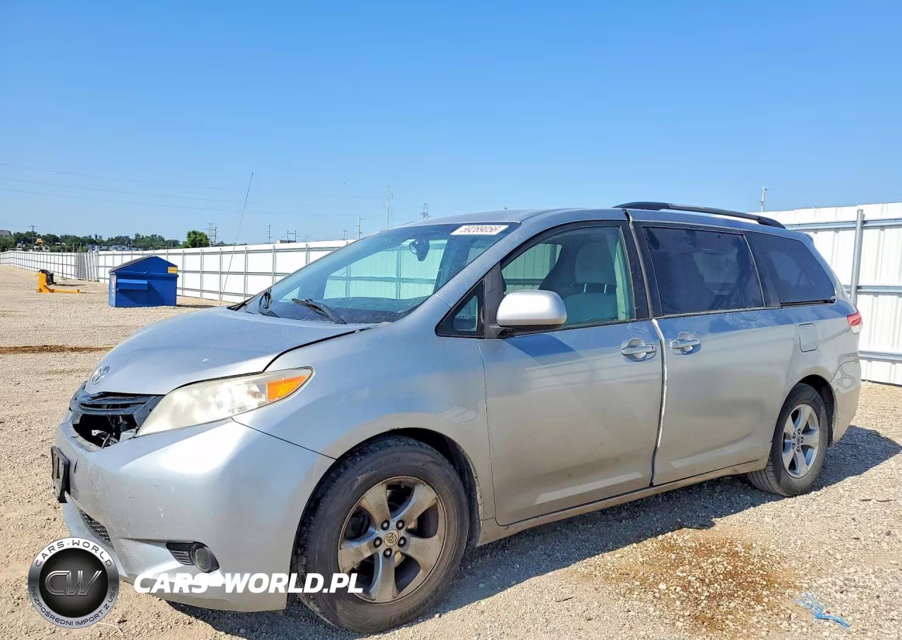 2011 Toyota Sienna Le