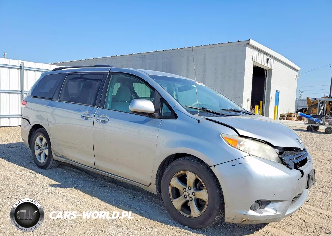 2011 Toyota Sienna Le VIN:5TDKK3DC3BS072593 - 4