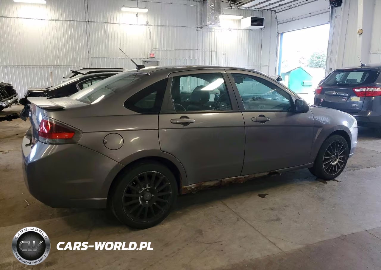 2010 Ford Focus Ses VIN:1FAHP3GN1AW204229 - 3