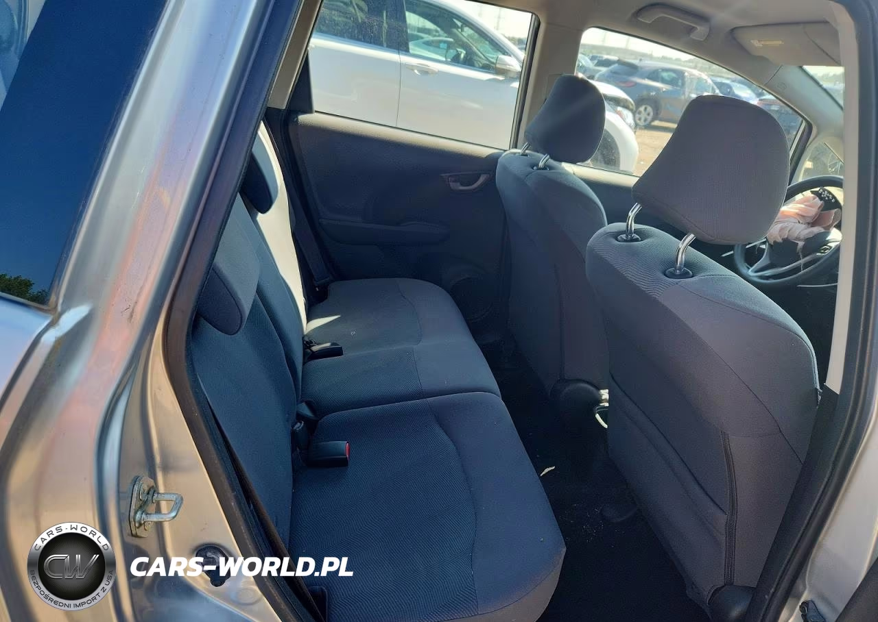2012 Honda Fit VIN:JHMGE8H37CC037139 - 10