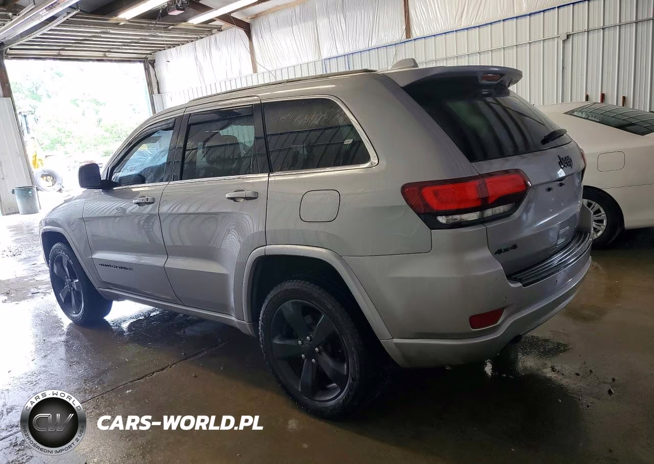 2015 Jeep Grand Cherokee Laredo VIN:1C4RJFAG2FC924868 - 2