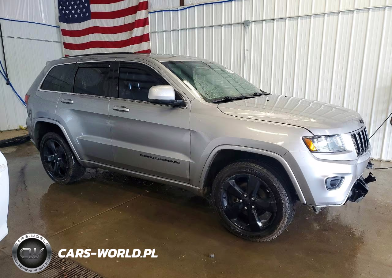 2015 Jeep Grand Cherokee Laredo VIN:1C4RJFAG2FC924868 - 4