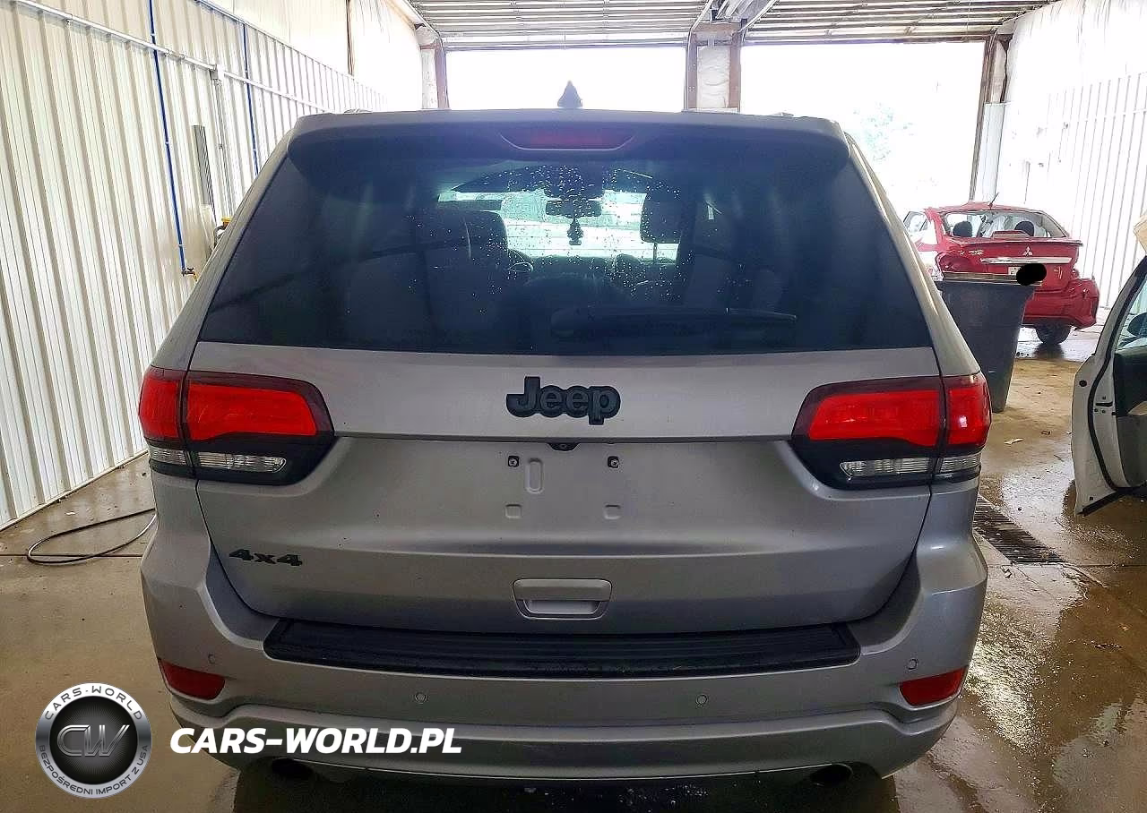 2015 Jeep Grand Cherokee Laredo VIN:1C4RJFAG2FC924868 - 6
