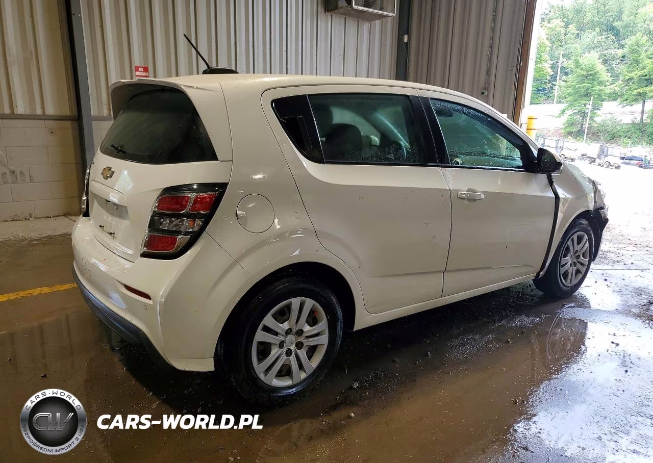 2019 Chevrolet Sonic VIN:1G1JG6SB6K4132704 - 3