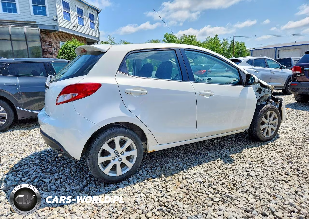 2013 Mazda Mazda2 VIN:JM1DE1LZ1D0165578 - 3
