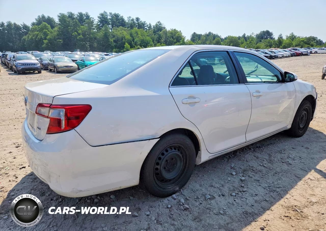 2014 Toyota Camry Le VIN:4T4BF1FK0ER344564 - 3