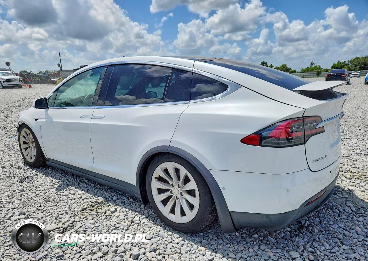 2016 Tesla Model X VIN:5YJXCBE2XGF027827 - 2
