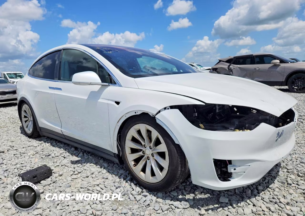 2016 Tesla Model X VIN:5YJXCBE2XGF027827 - 4
