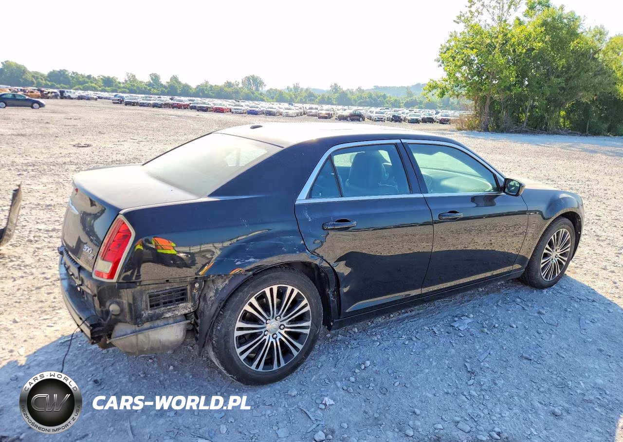 2014 Chrysler 300 S VIN:2C3CCAGG5EH142266 - 3