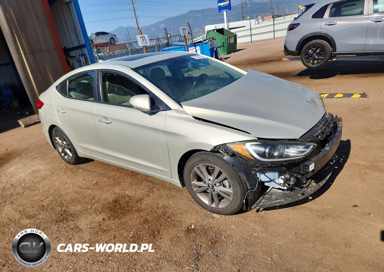 2018 Hyundai Elantra Value Edition VIN:5NPD84LF7JH257212 - 4