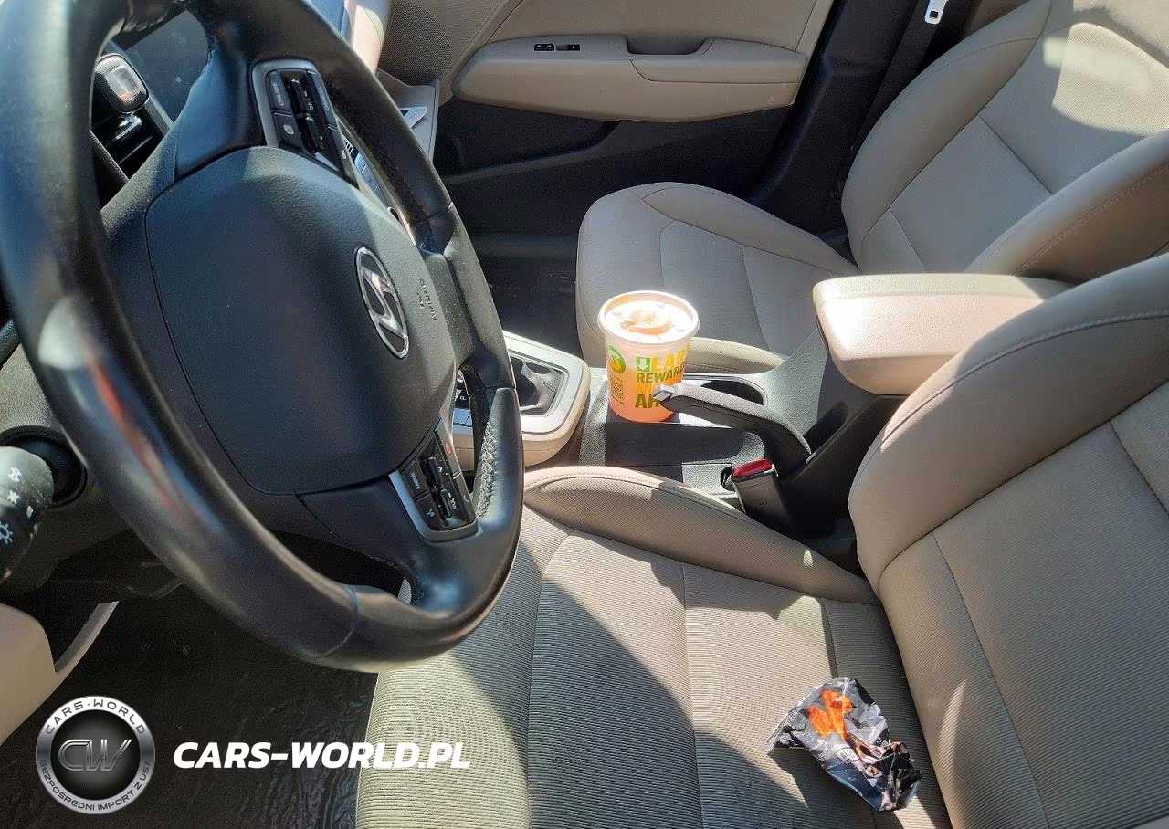 2018 Hyundai Elantra Value Edition VIN:5NPD84LF7JH257212 - 7