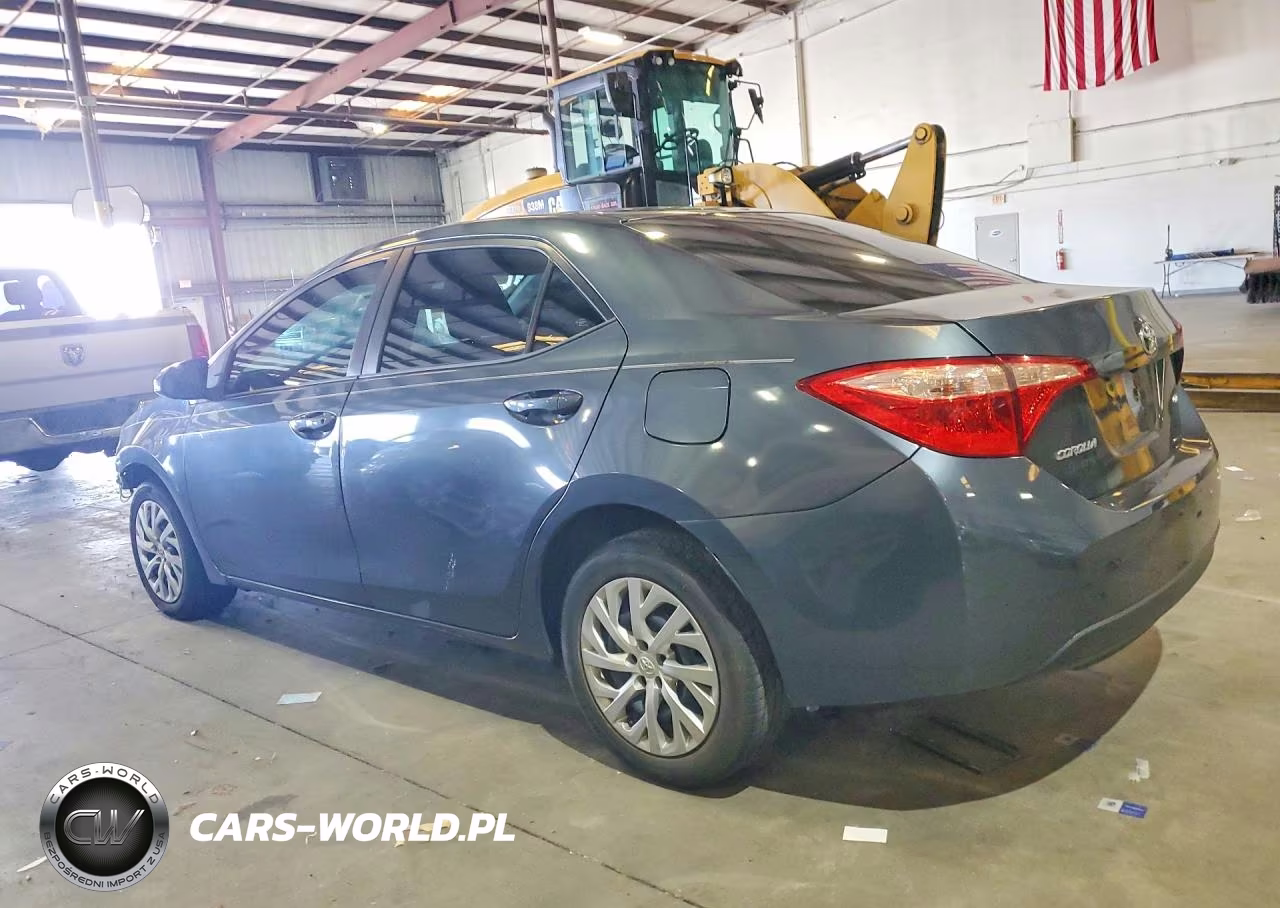 2018 Toyota Corolla Le VIN:5YFBURHE2JP753327 - 2