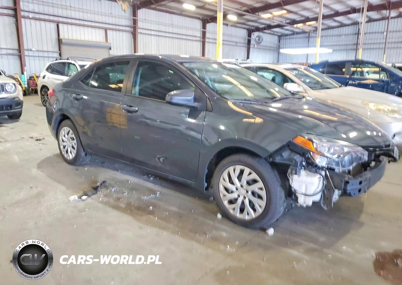 2018 Toyota Corolla Le VIN:5YFBURHE2JP753327 - 4