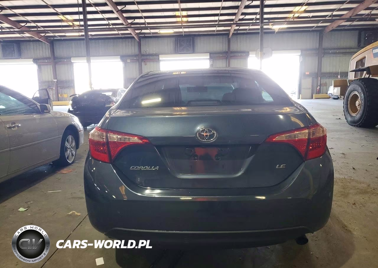 2018 Toyota Corolla Le VIN:5YFBURHE2JP753327 - 6
