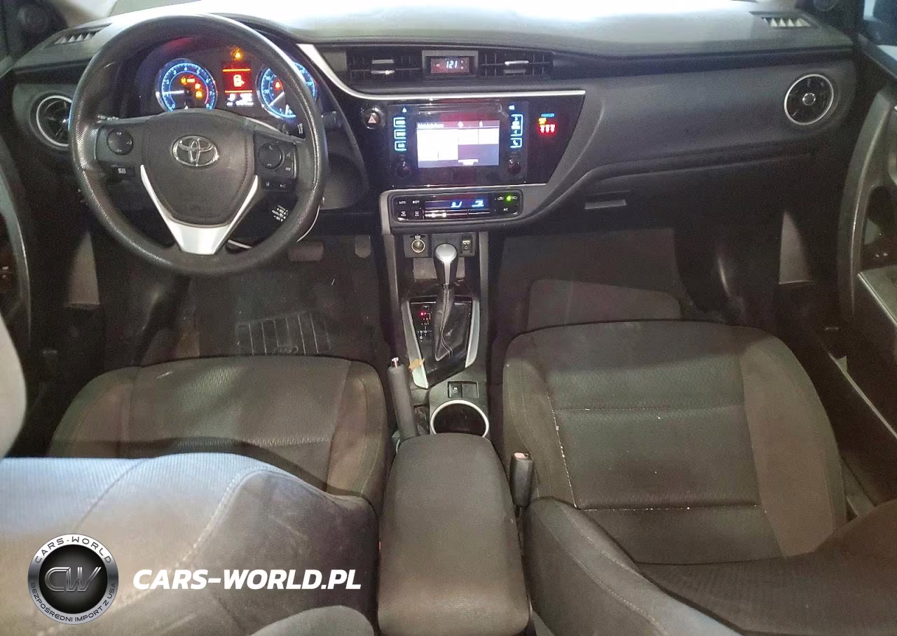 2018 Toyota Corolla Le VIN:5YFBURHE2JP753327 - 8