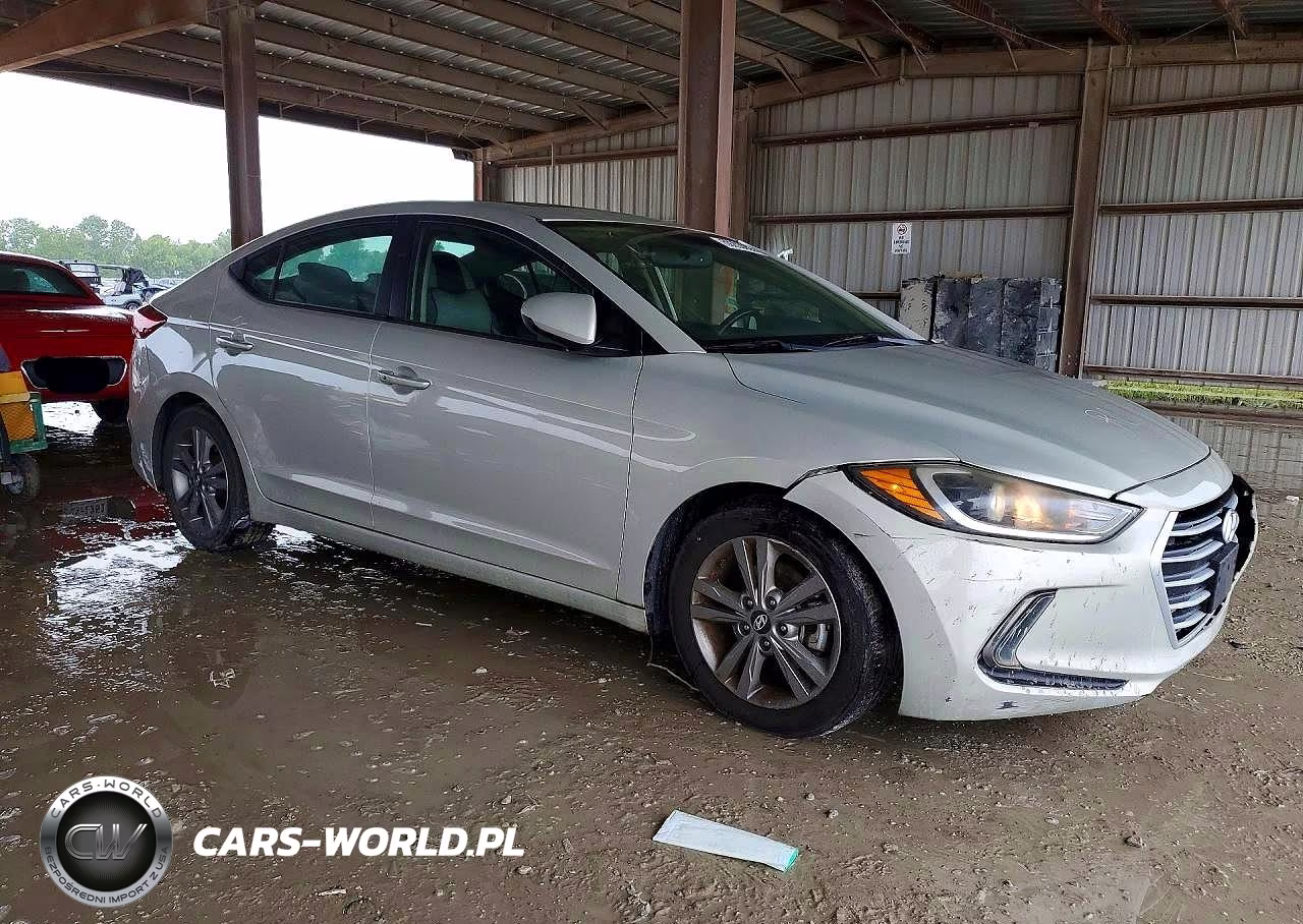 2018 Hyundai Elantra Value Edition VIN:5NPD84LF0JH319288 - 4