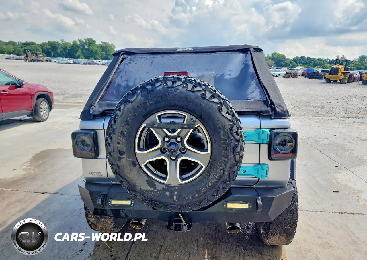 2020 Jeep Wrangler Unlimited Sport VIN:1C4HJXDG6LW342425 - 6