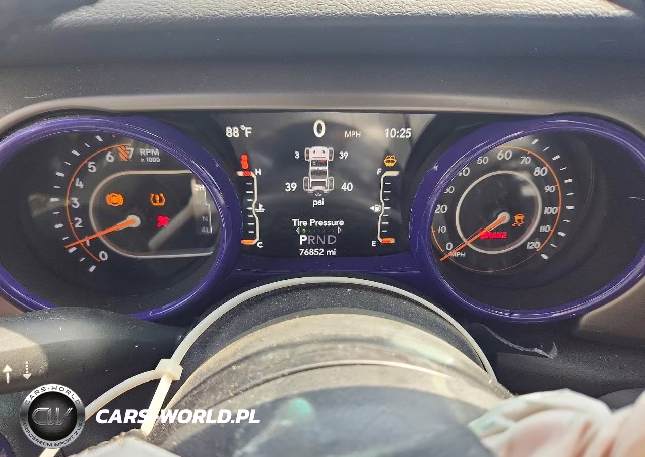 2020 Jeep Wrangler Unlimited Sport VIN:1C4HJXDG6LW342425 - 9